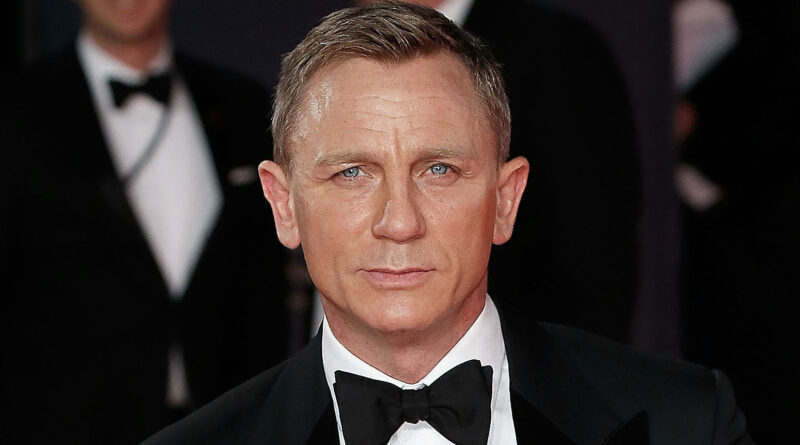 Daniel Craig Net Worth 2021 – Salary, Business, Awards, Bio