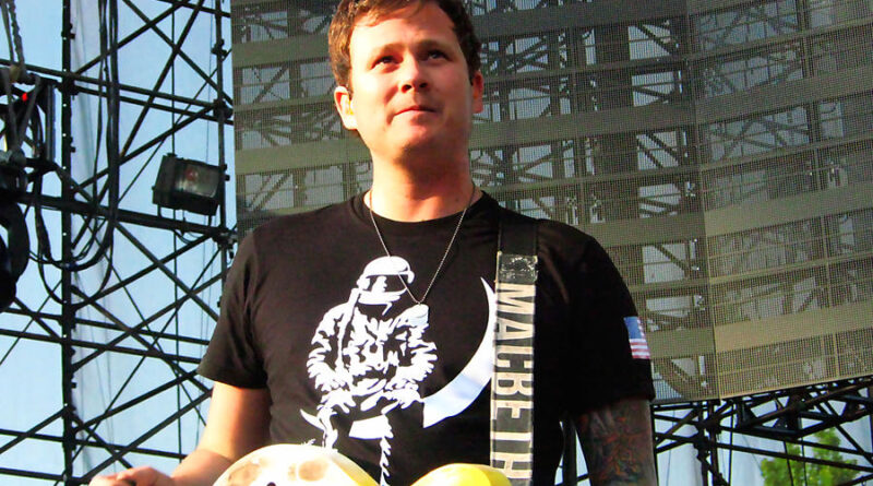 Tom DeLonge Net Worth – Biography, Career, Spouse And More